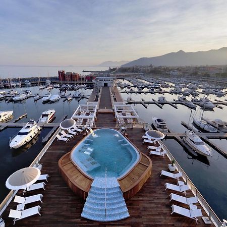 Yacht Club Marina Di Loano Exterior foto