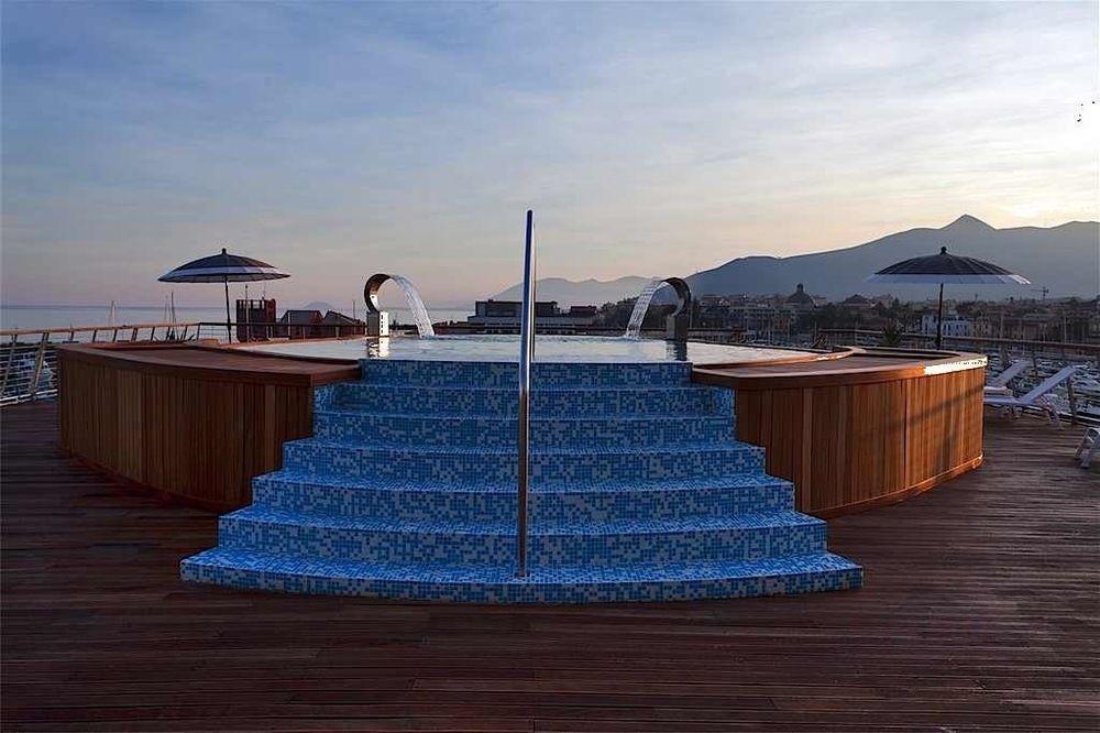 Yacht Club Marina Di Loano Exterior foto