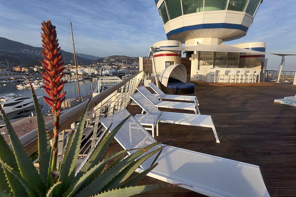 Yacht Club Marina Di Loano Exterior foto