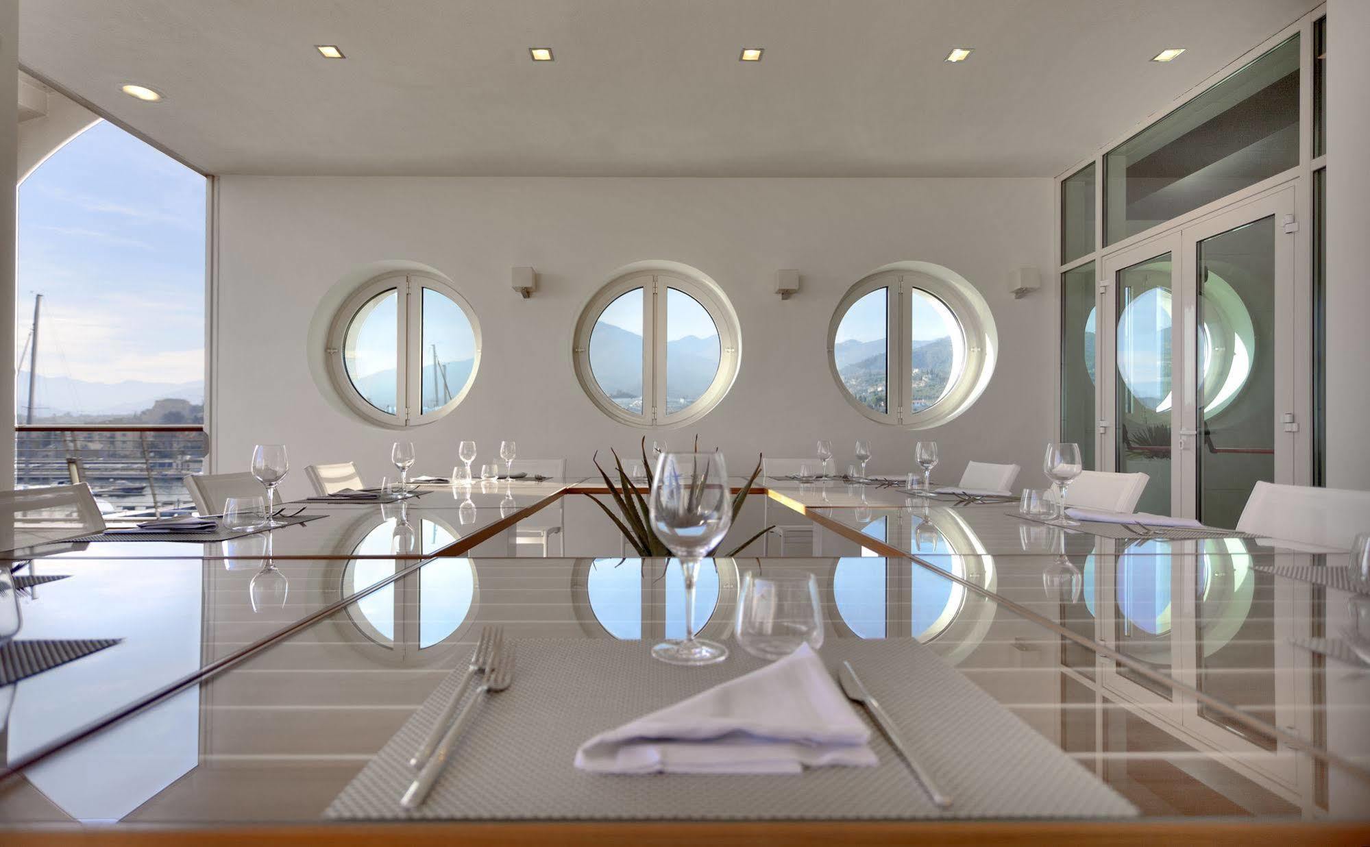 Yacht Club Marina Di Loano Exterior foto