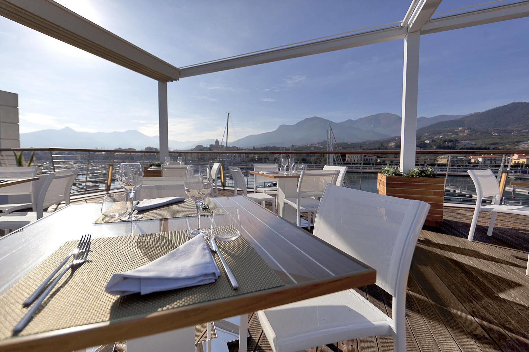 Yacht Club Marina Di Loano Exterior foto