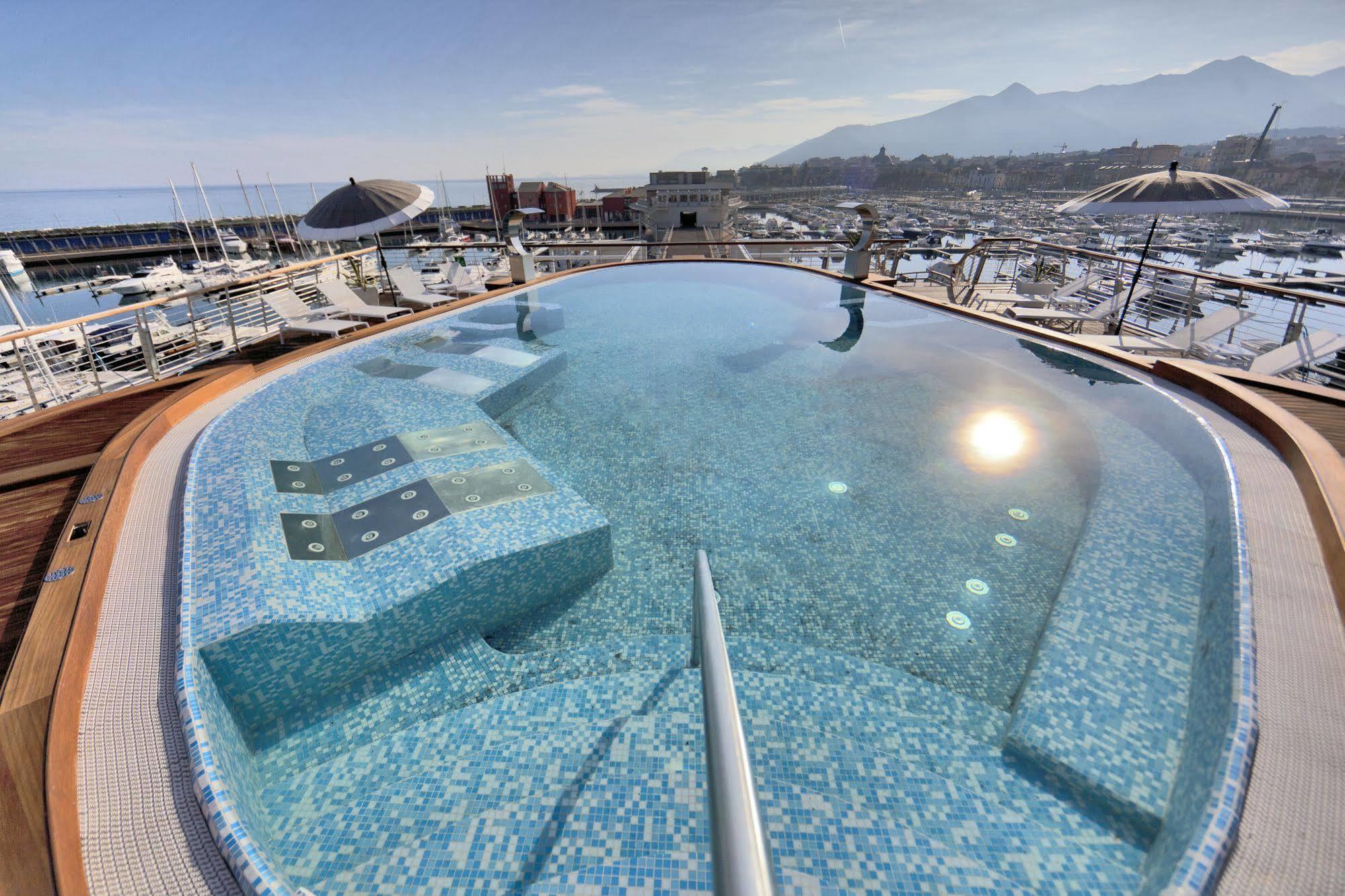 Yacht Club Marina Di Loano Exterior foto